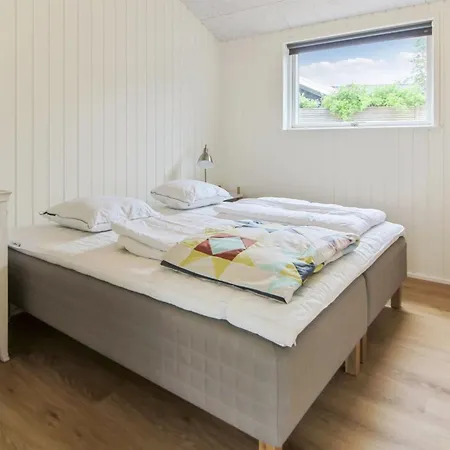 Lonneke Holiday home *