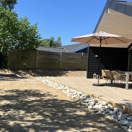 Lonneke Holiday home