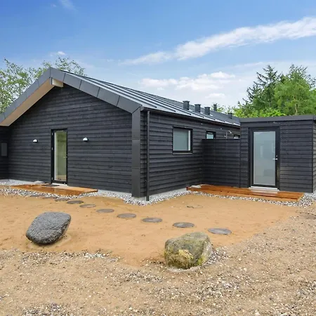 Holiday home Lonneke *