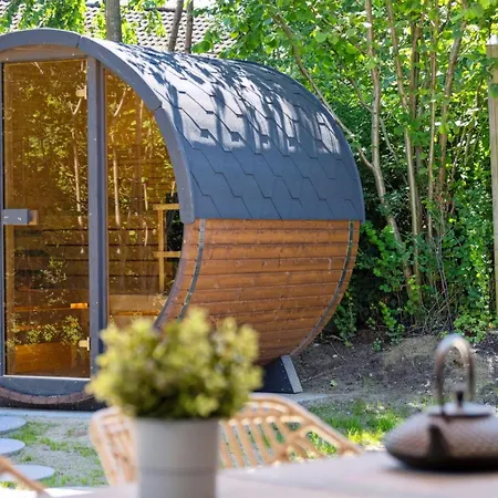 Holiday home Lonneke *